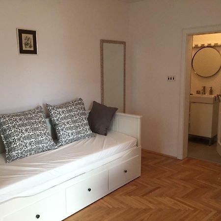 Apartments Papalinna 2 By Moro Krk Town Extérieur photo