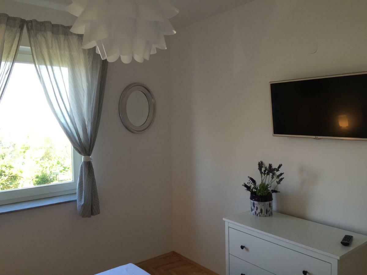 Apartments Papalinna 2 By Moro Krk Town Extérieur photo