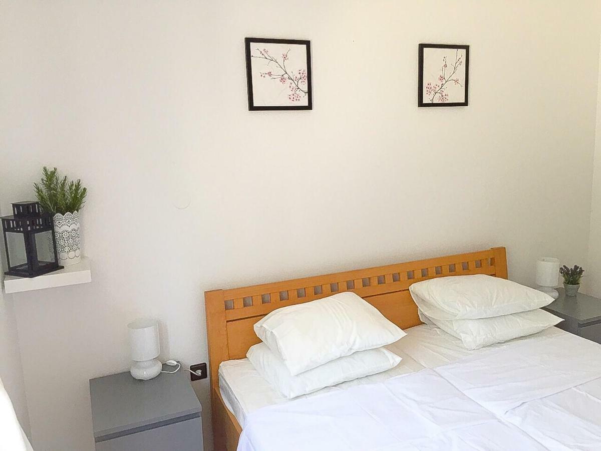 Apartments Papalinna 2 By Moro Krk Town Extérieur photo